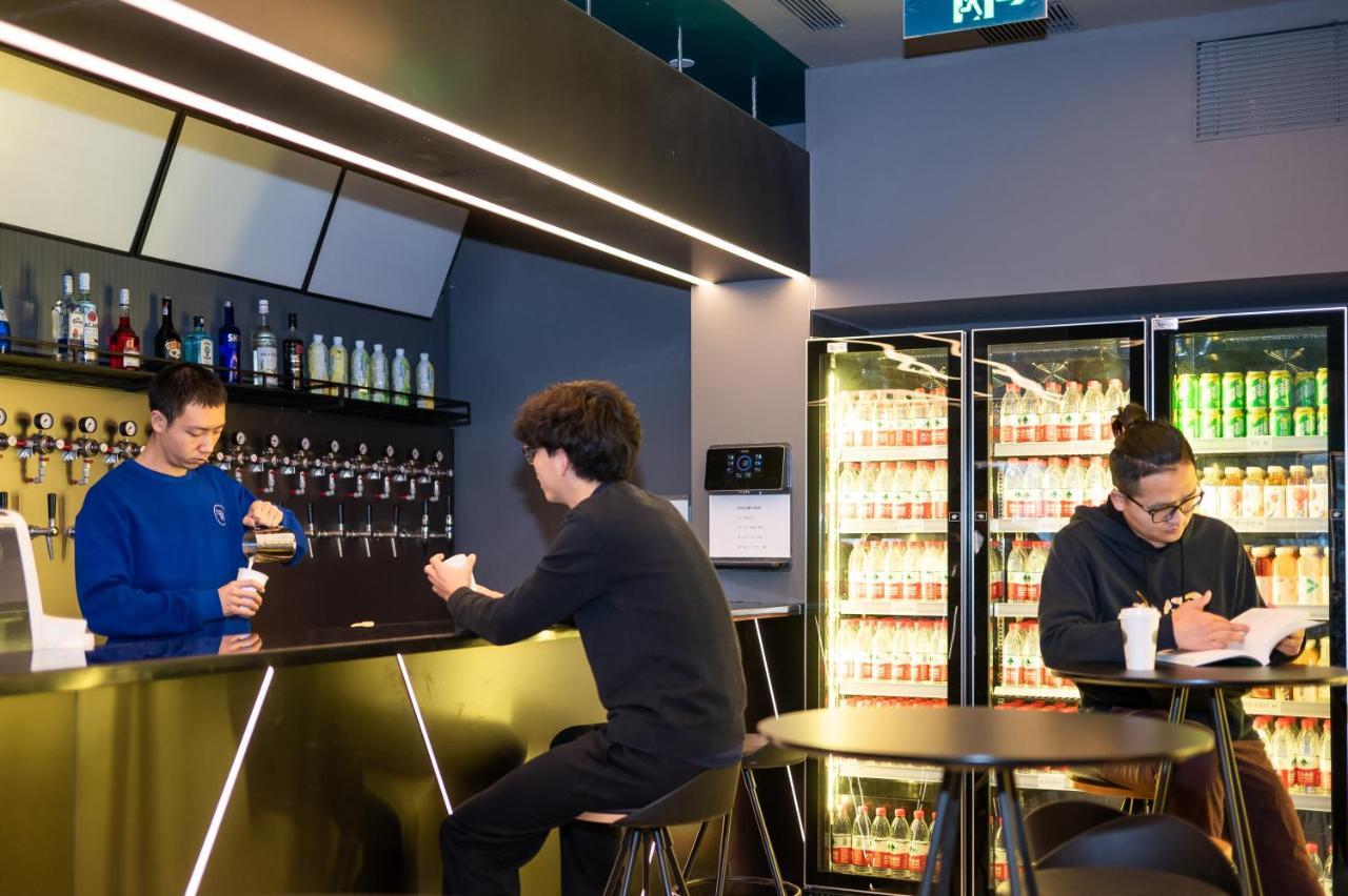 Dayin International Youth Hostel - Near East Nanjing Road & People'S Square & The Bund -Large Social Area -Bar -Cafe -Gym -Free Laundry Luggage Storage -24H Front Desk -English Service Shanghai Luaran gambar